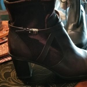 Bear Traps Brown Suede leather boots